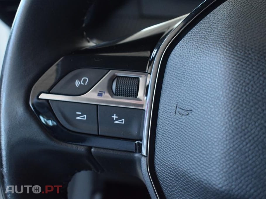 Peugeot E-208 50 kWh Active