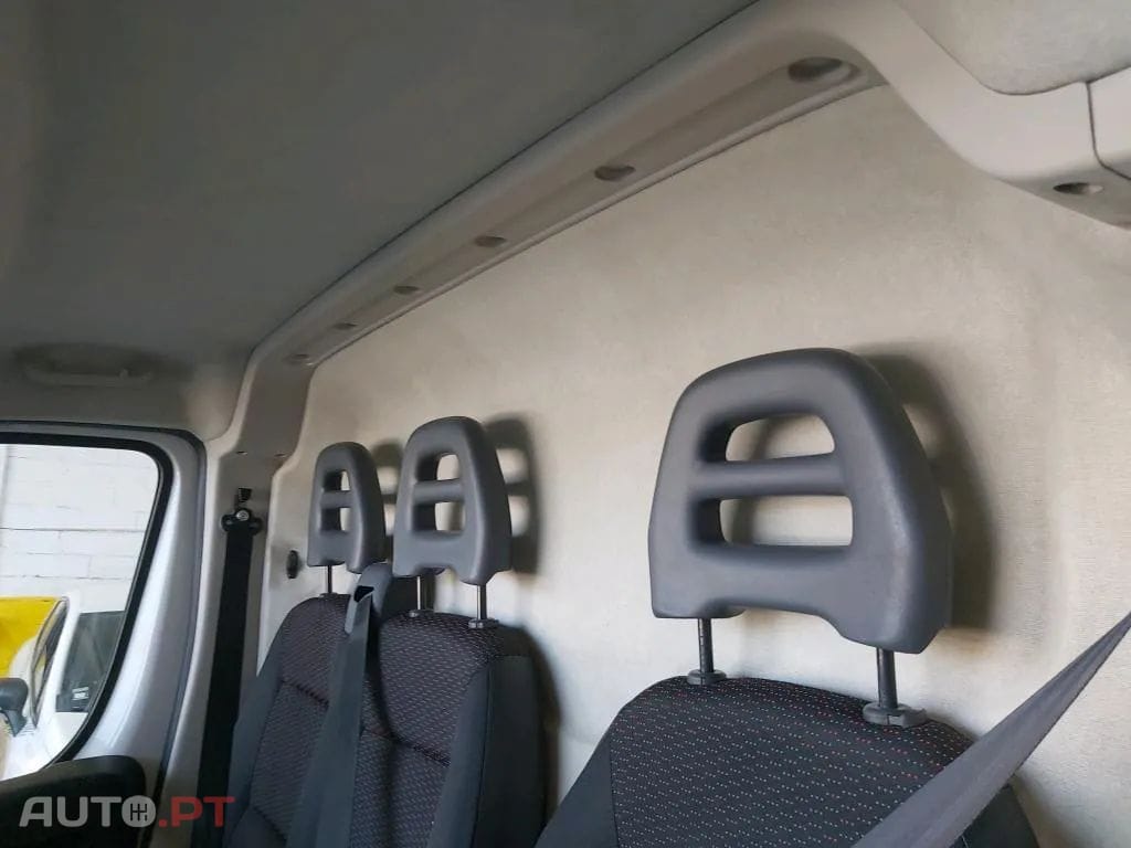 Peugeot Boxer 2.2 BlueHDi 335 L3H3 Pro