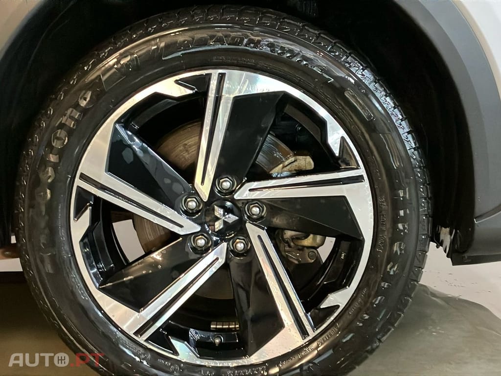 Mitsubishi Eclipse Cross PHEV MOTION AT1
