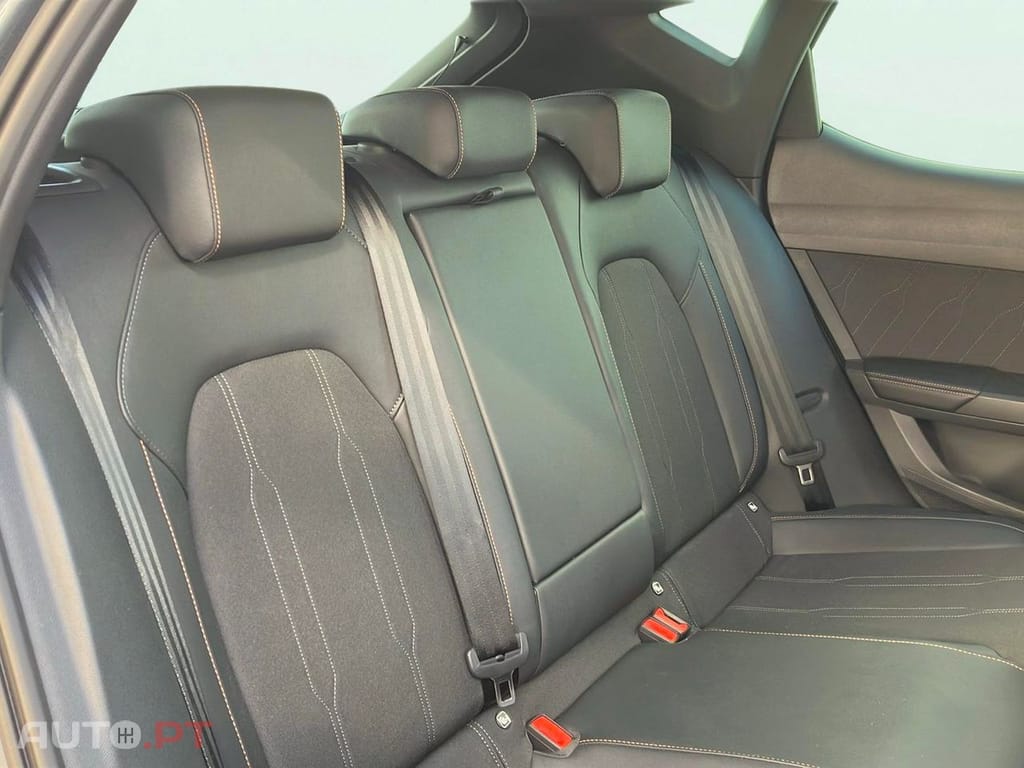 Cupra Leon 1.5 eTSI MID DSG