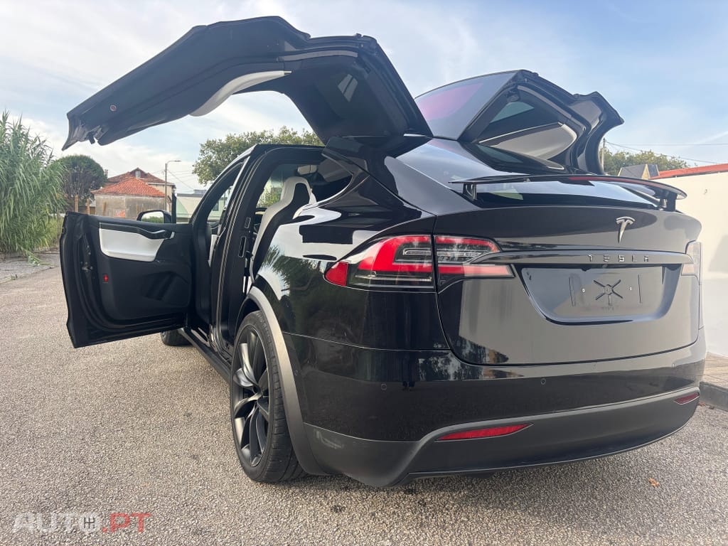 Tesla Model X 100 kWh Long Range Plus AWD