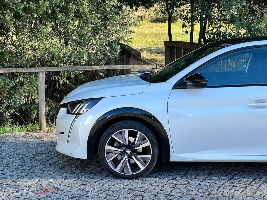 Peugeot 208 1.2 PureTech GT Line