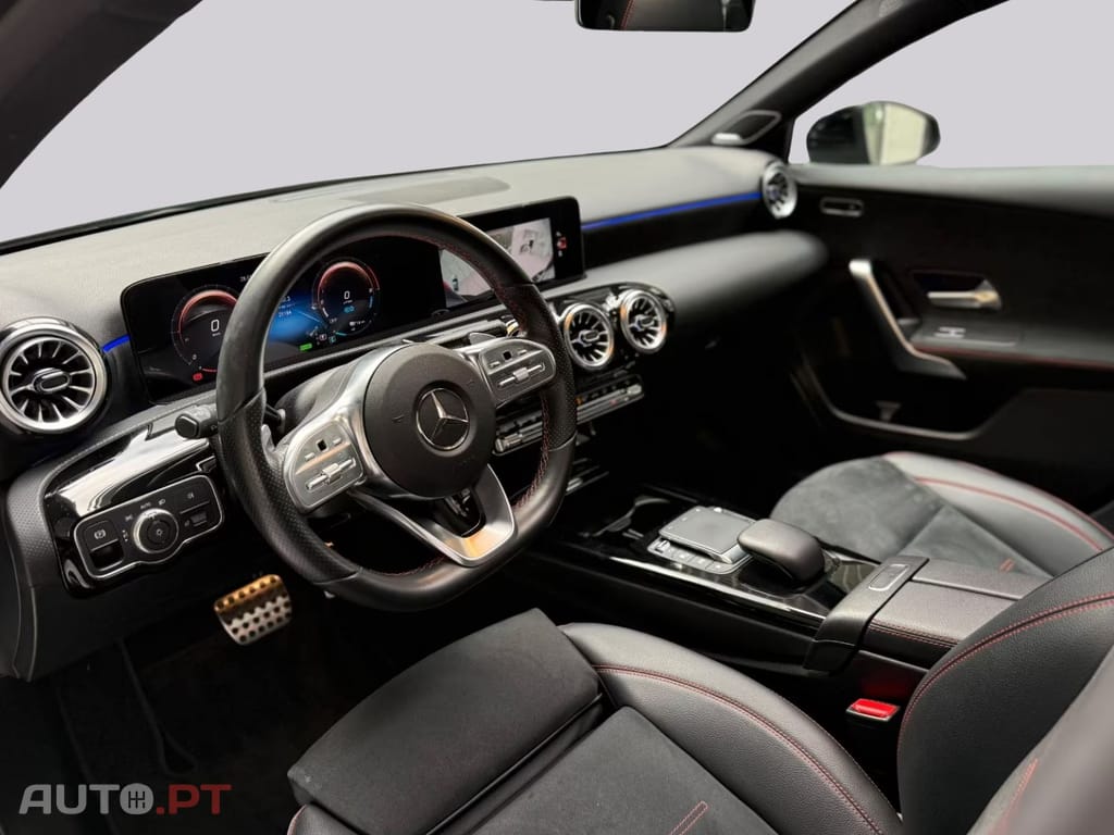 Mercedes-Benz A 250 I.V.A DEDUTIVEL e AMG