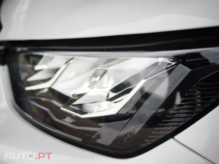Peugeot 2008 PureTech 130 EAT8 Allure