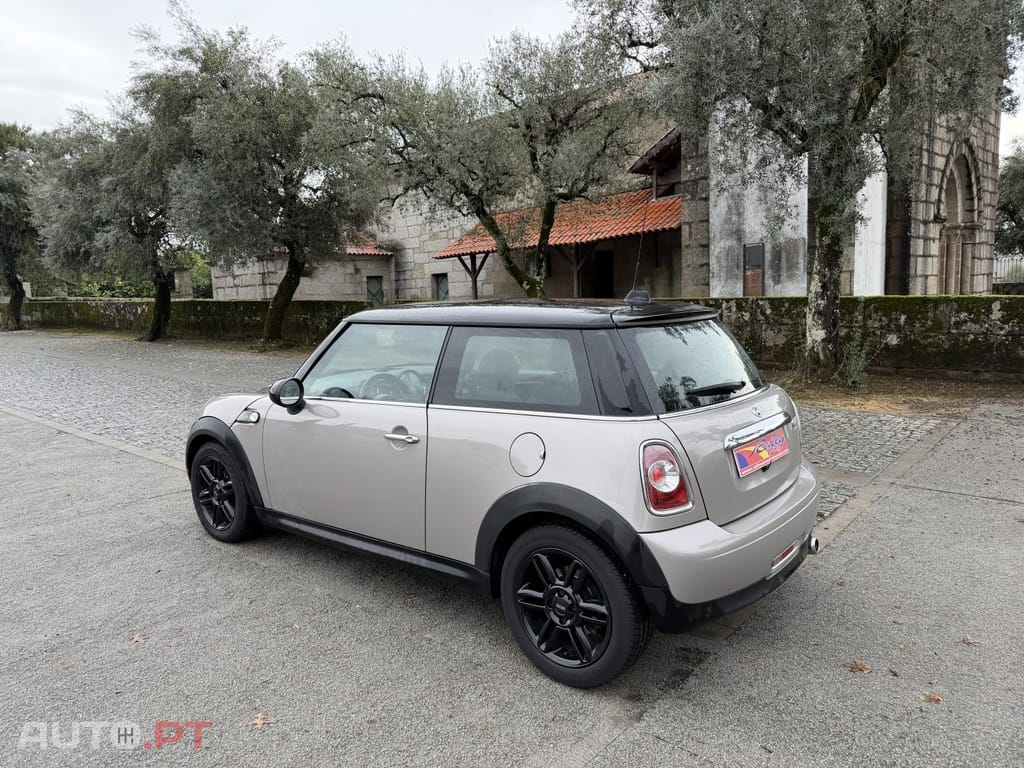 MINI Cooper Cooper D
