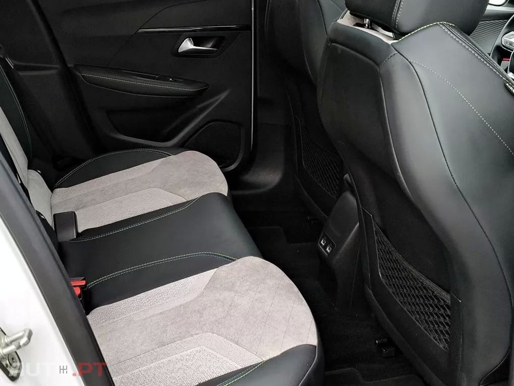 Peugeot E-208 50 kWh GT Pack