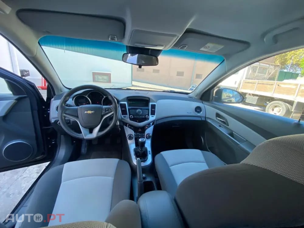 Chevrolet Cruze 1.6 LS