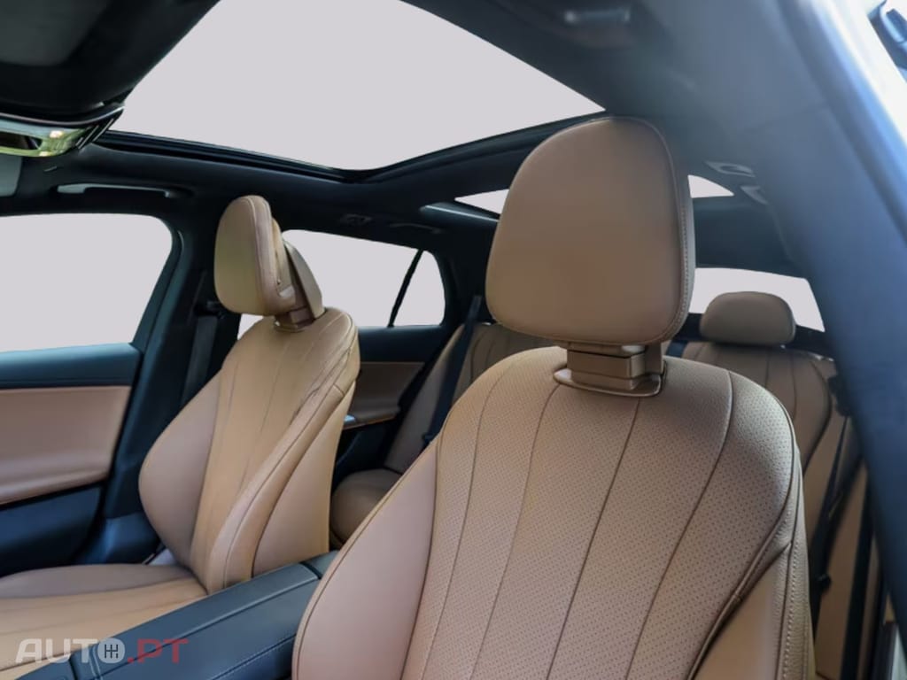 Mercedes-Benz E 220 I.V.A DEDUTÍVEL d AMG-Sport