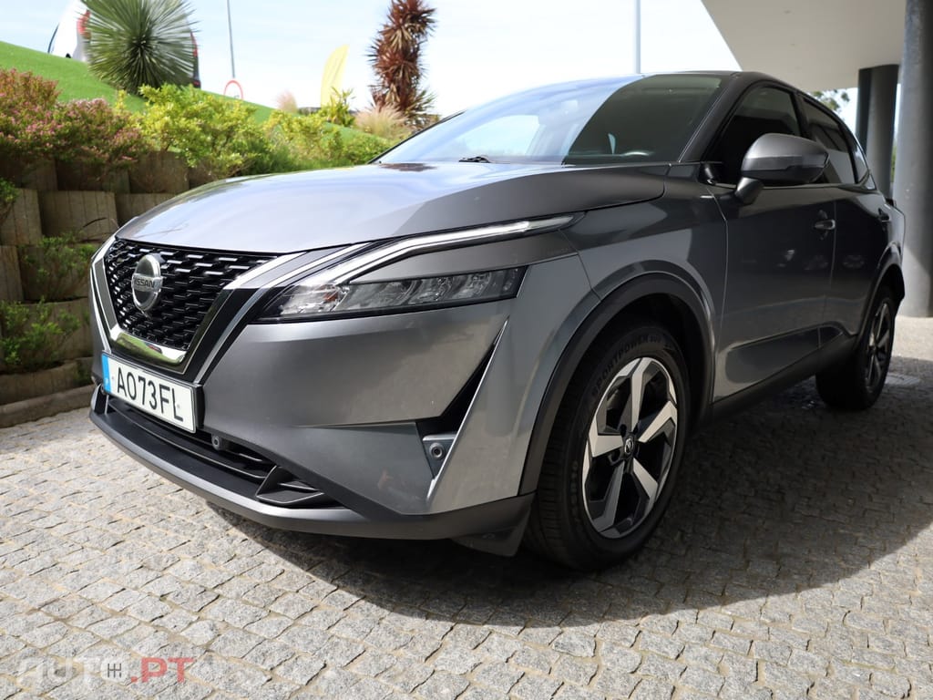 Nissan Qashqai 1.3 DIG-T N-Connecta J18
