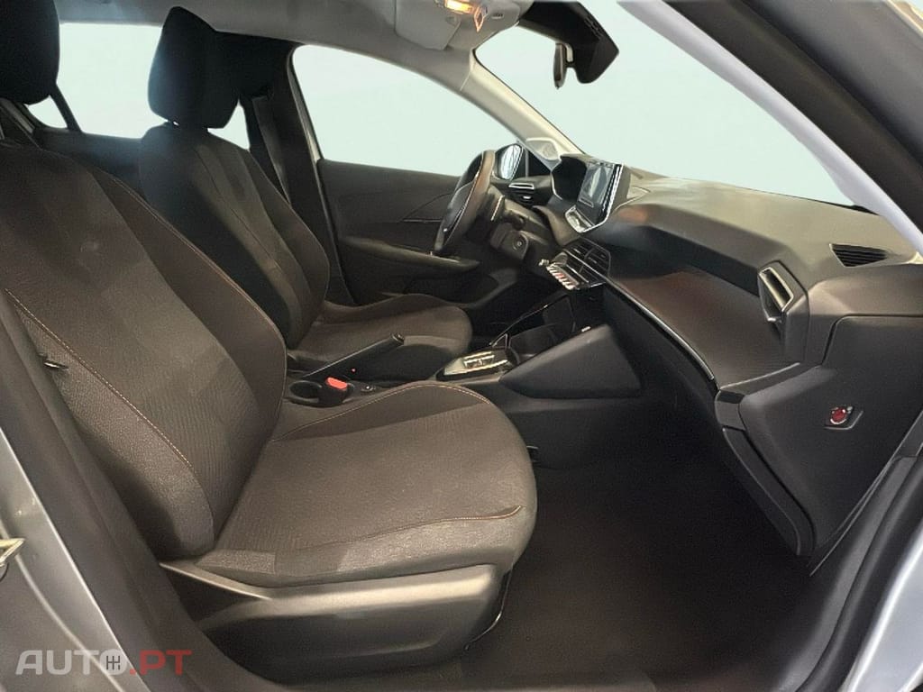 Peugeot 208 1.2 Hybrid Style e-DCS6