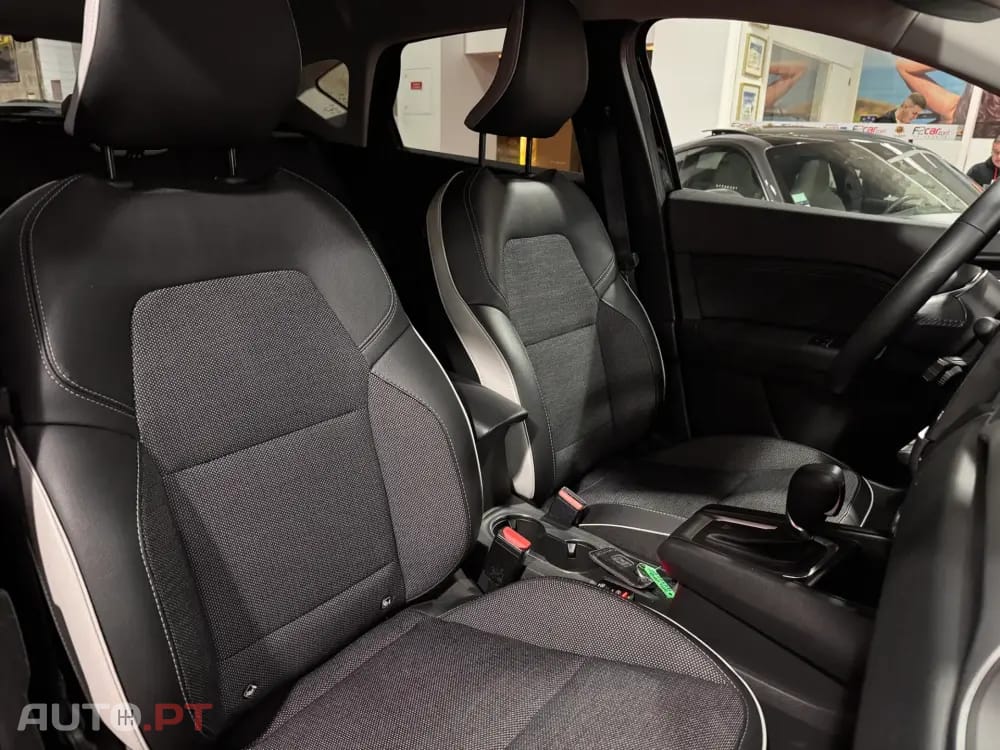 Renault Captur 1.6 E-Tech Full Hybrid Esprit Alpine