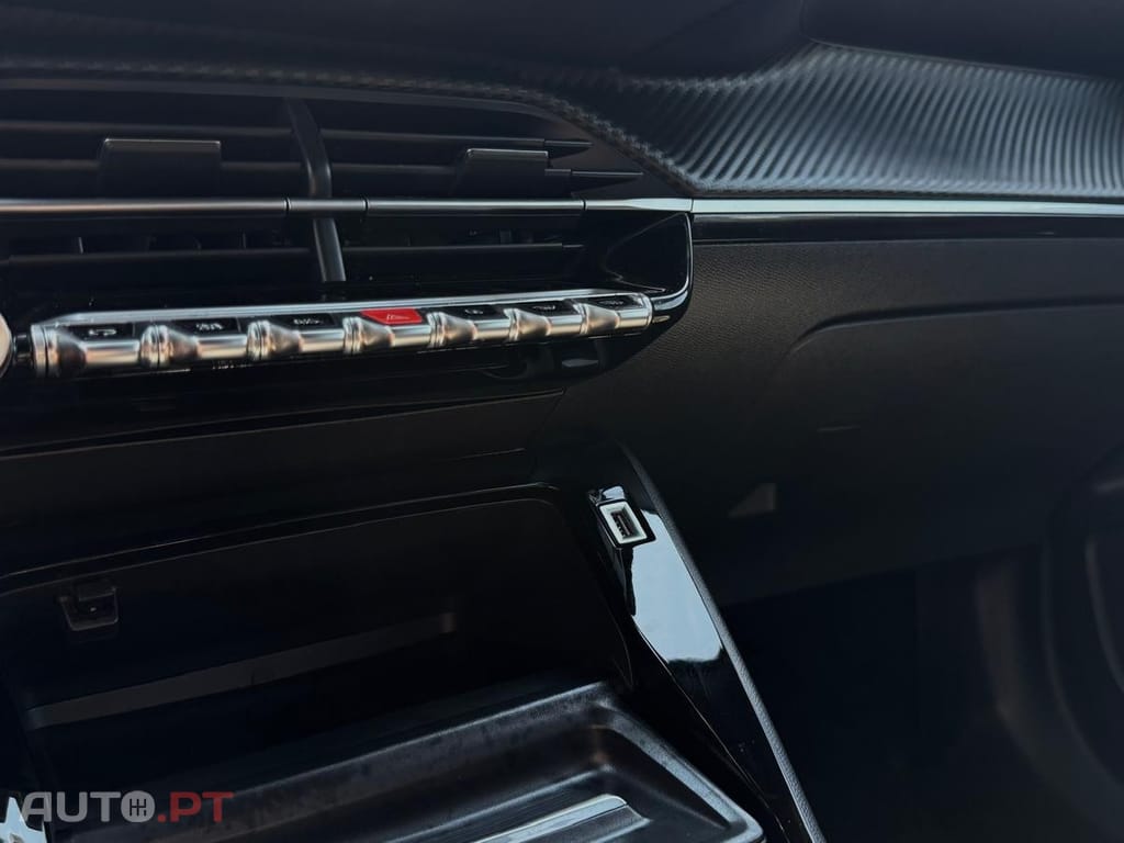 Peugeot 2008 1.2 PureTech Allure Pack EAT8