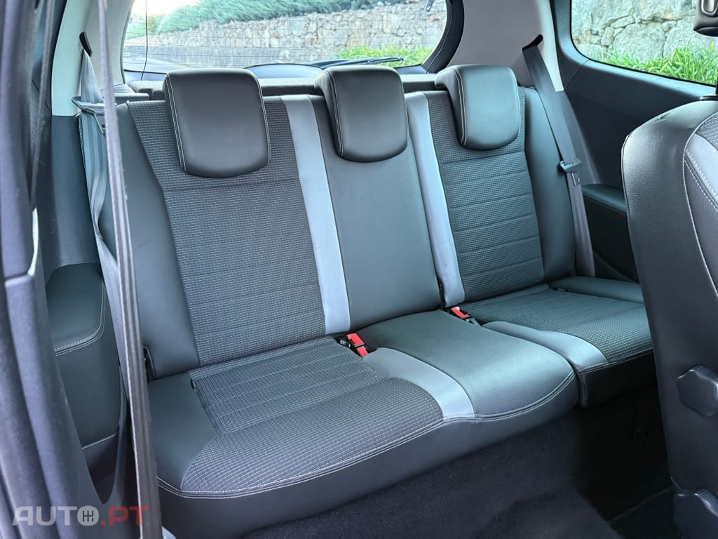Renault Clio 1.6 16V 130 GT