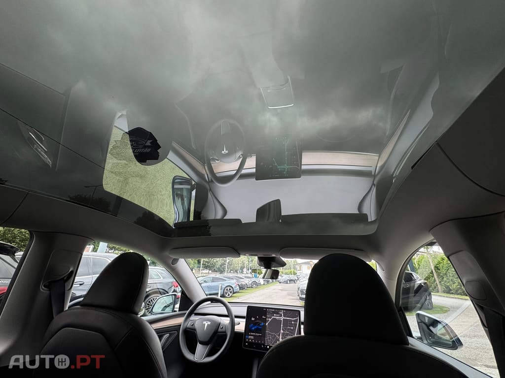 Tesla Model Y Long-Range RWD