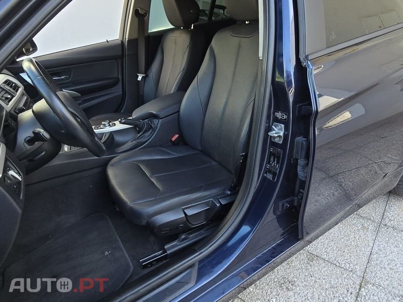 BMW 318 d Touring Blue Performance Luxury Line