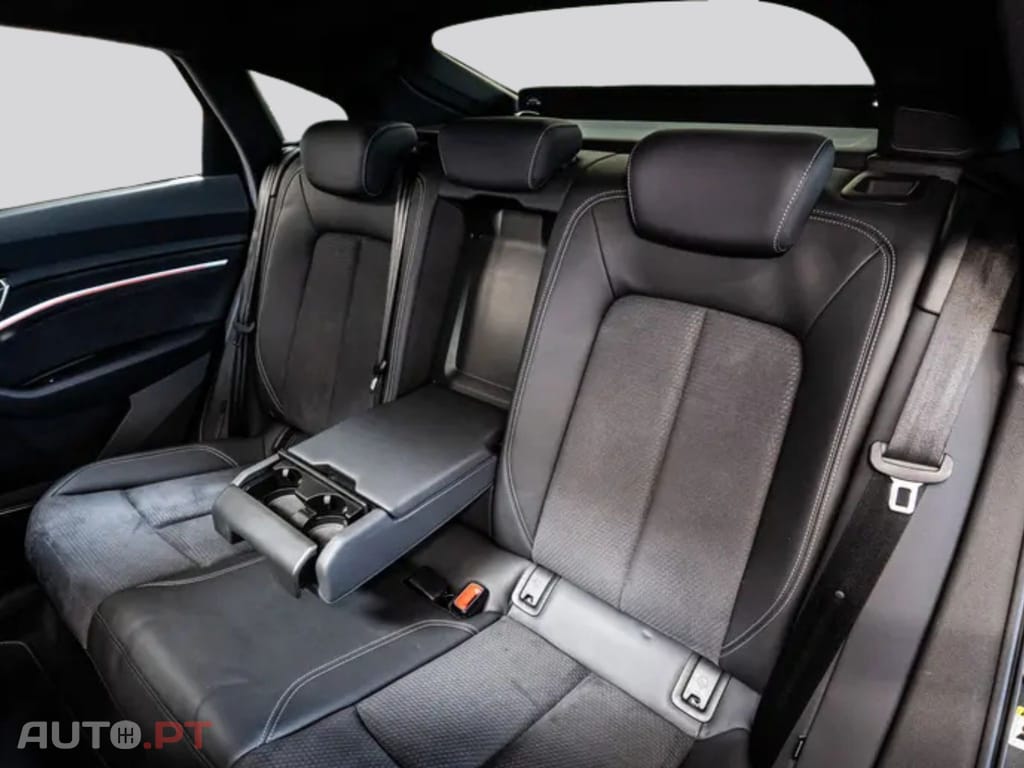 Audi E-Tron I.V.A DEDUTIVEL S BLACK 