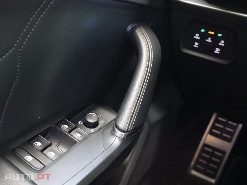 Cupra Leon 1.4 e-HYBRID DSG MID