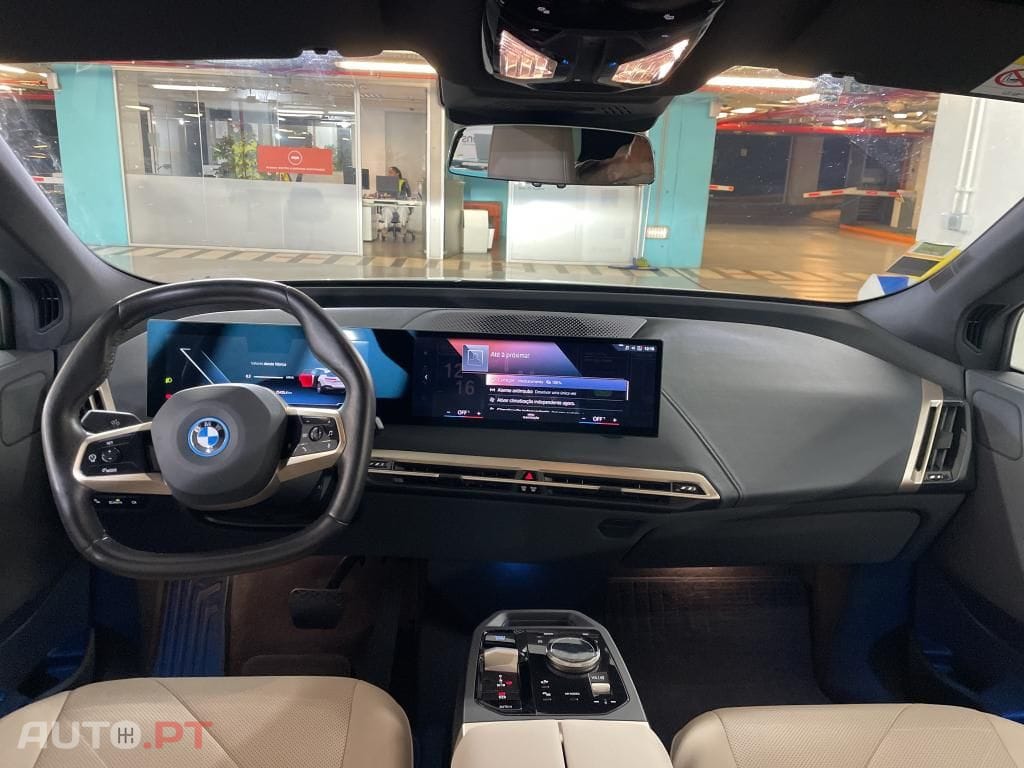 BMW iX xDrive 40