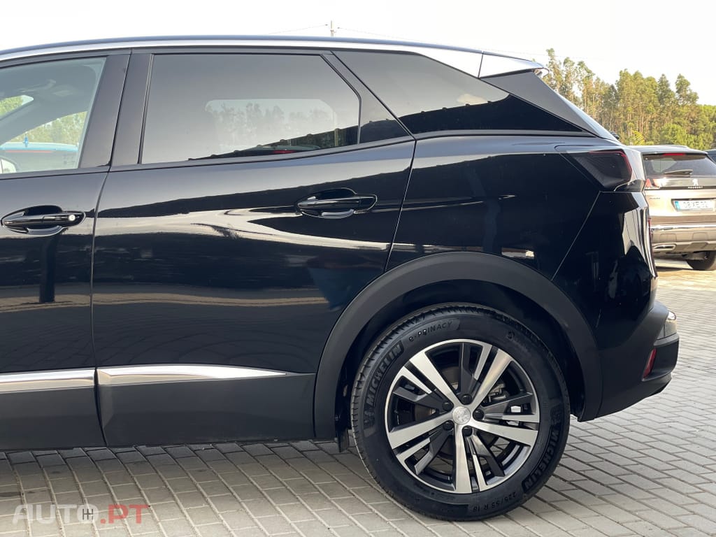 Peugeot 3008 1.2 Hybrid Allure e-DCS6