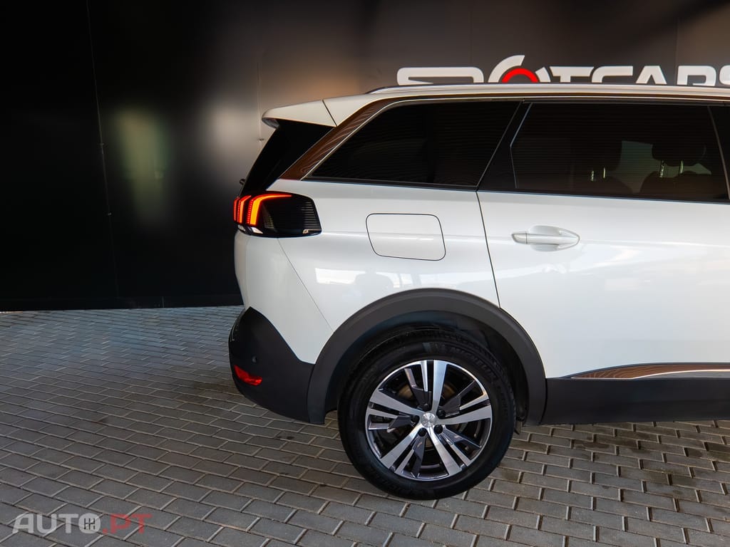 Peugeot 5008 1.2 PureTech Allure Pack EAT8