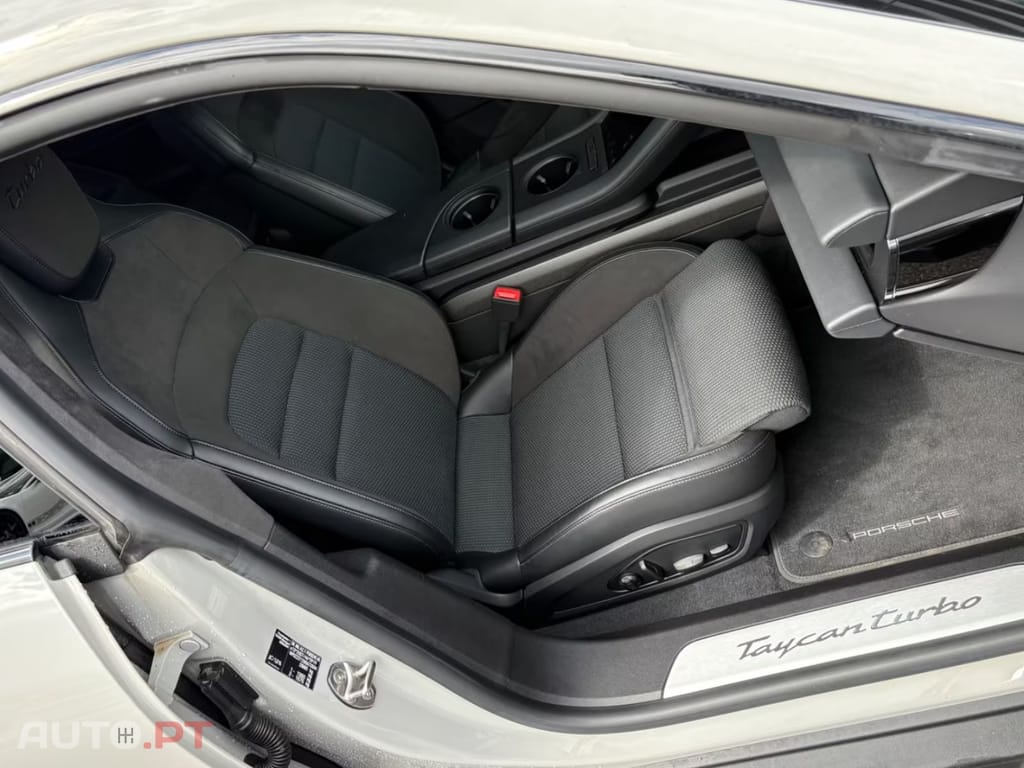 Porsche Taycan Turbo  I.V.A DEDUTIVEL