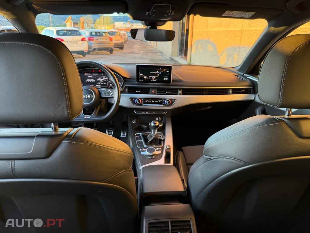 Audi A4 Avant 2.0 TDi S-line