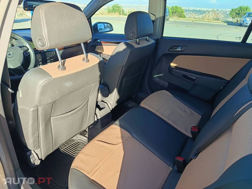 Opel Astra Caravan 1.7 CDTi Cosmo Plus