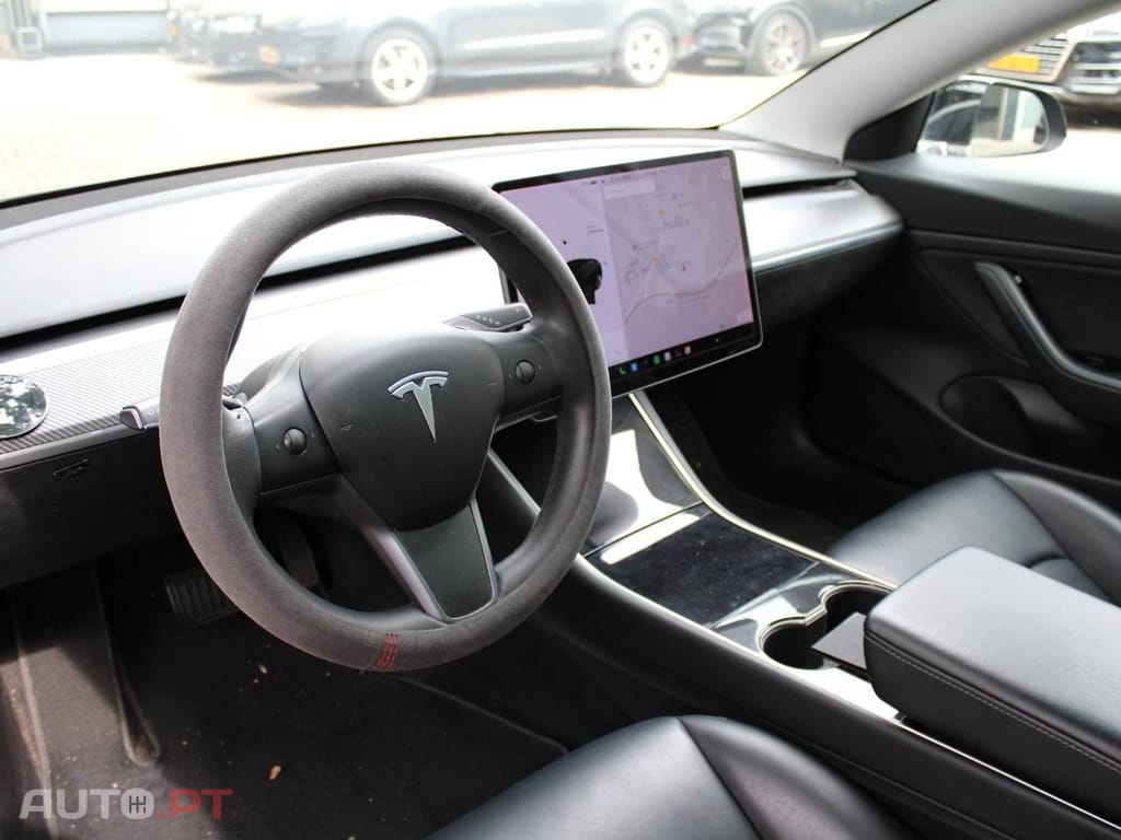 Tesla Model 3 Long-Range AWD