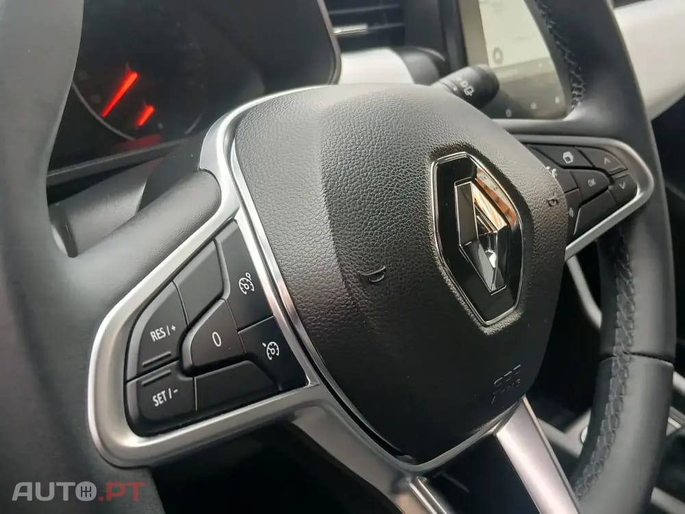 Renault Clio Outro