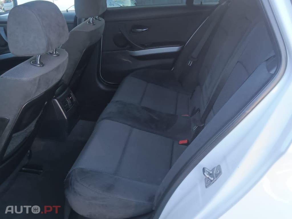 BMW 318 d Touring Navigation Sport