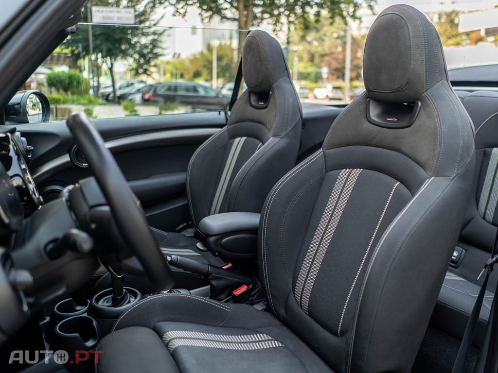 MINI Cabrio Cooper Premium Extra JCW Auto