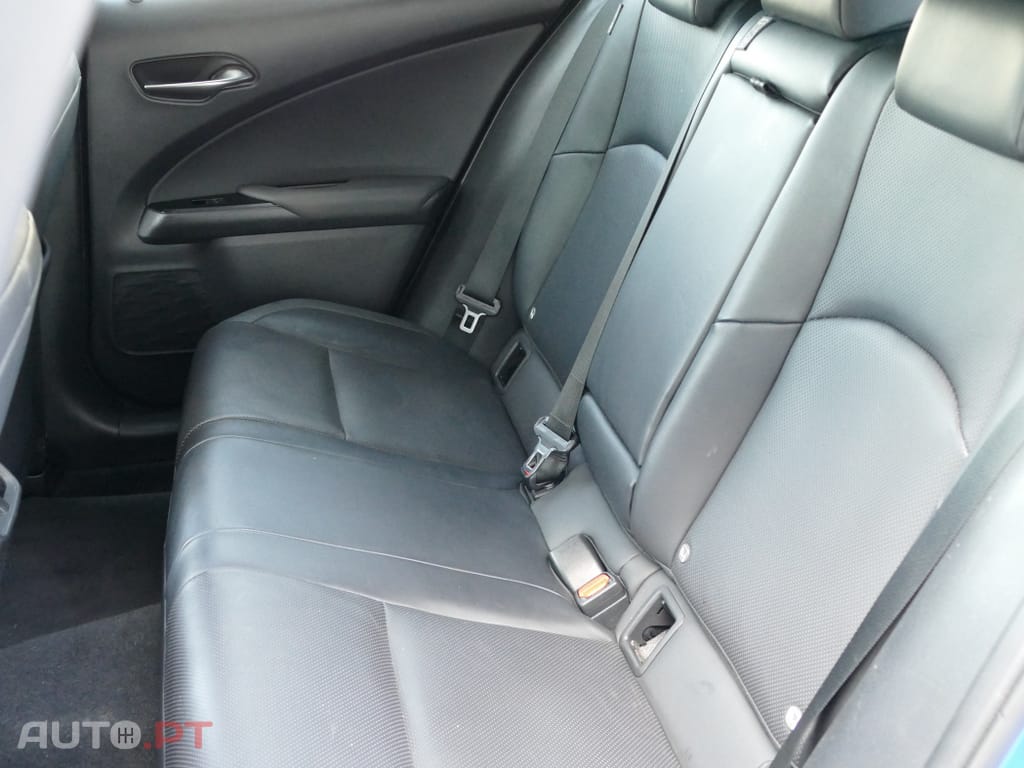 Lexus UX Luxury+TAE+JLL18