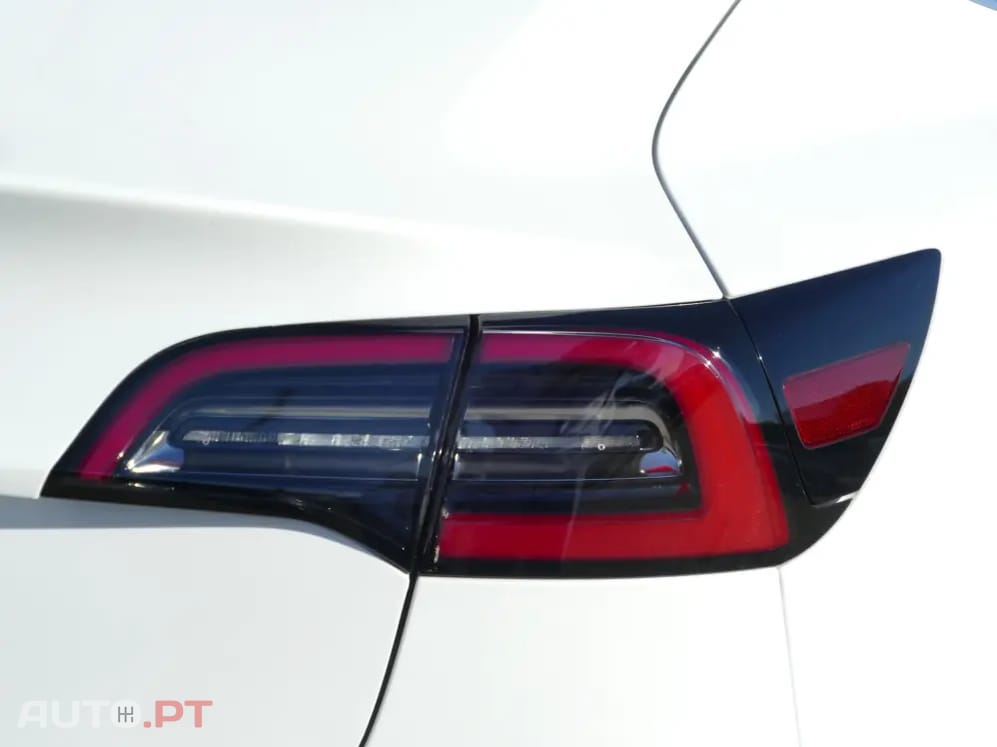 Tesla Model 3 Standard Range Plus RWD