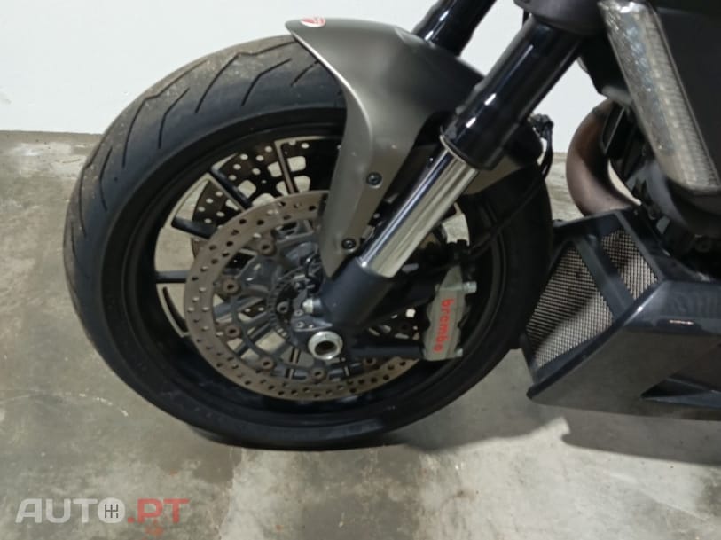 Ducati Diavel 1200 STRADA ABS