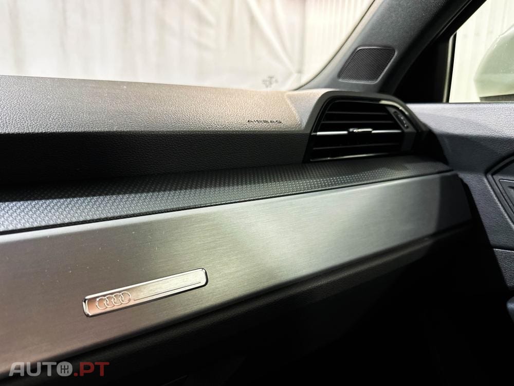 Audi Q3 45 TFSIe S line S tronic