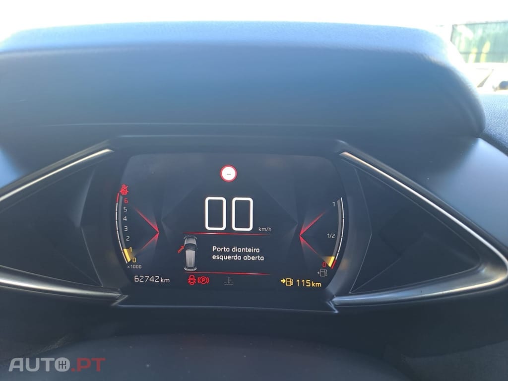 DS DS3 Crossback PureTech 100 PERFORMANCE LINE