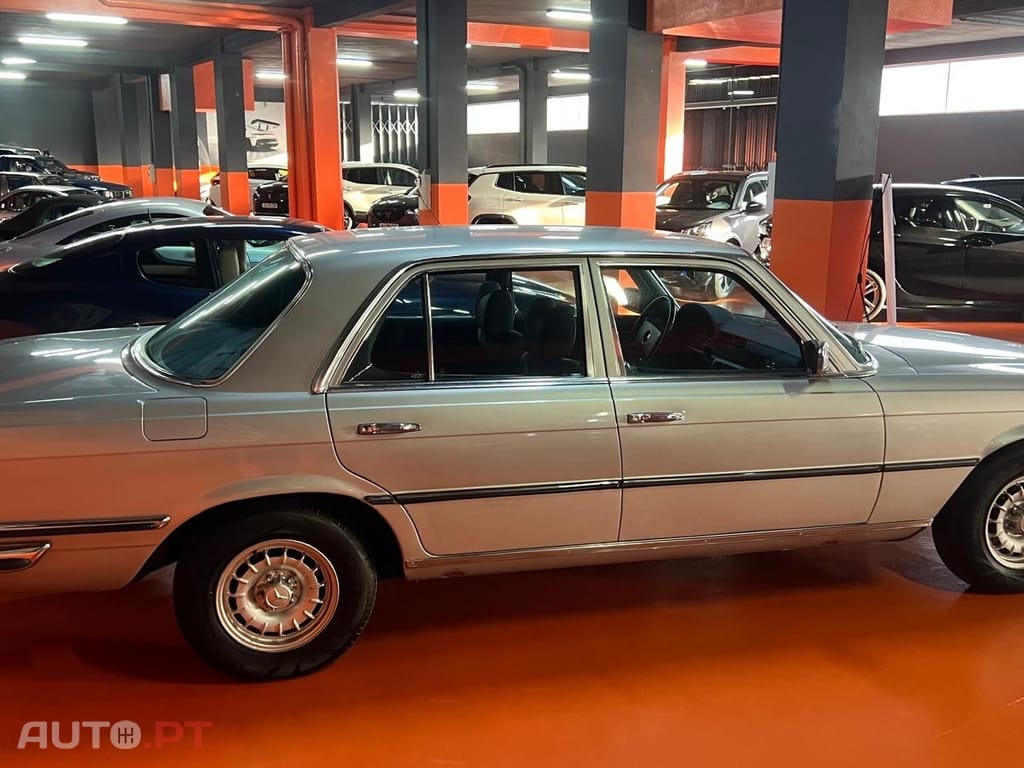 Mercedes-Benz 280 SE limousine