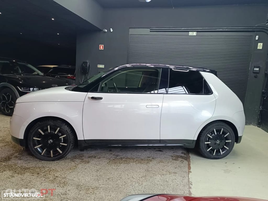 Honda e Advance (17")