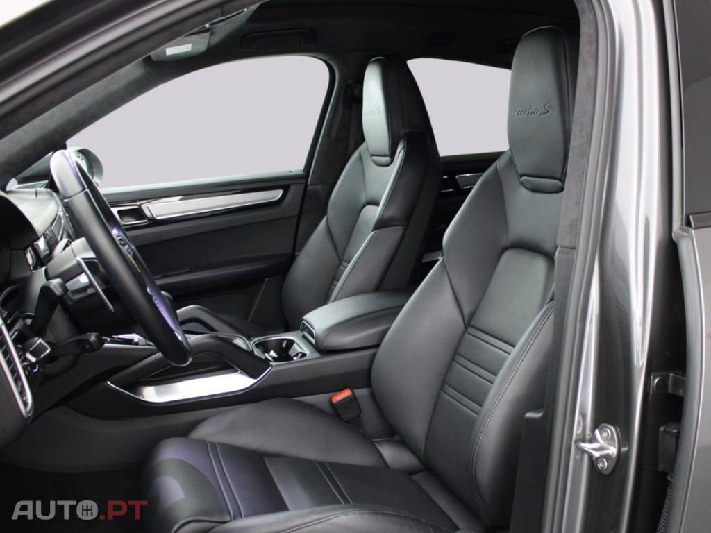 Porsche Cayenne TURBO S