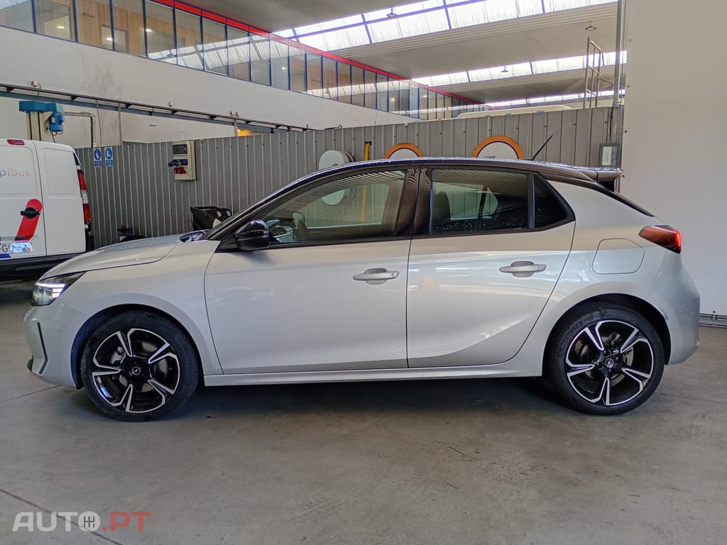 Opel Corsa Outro