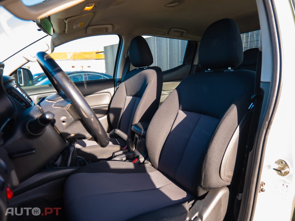 Mitsubishi L200 2.3 DI-D CD Invite 4WD