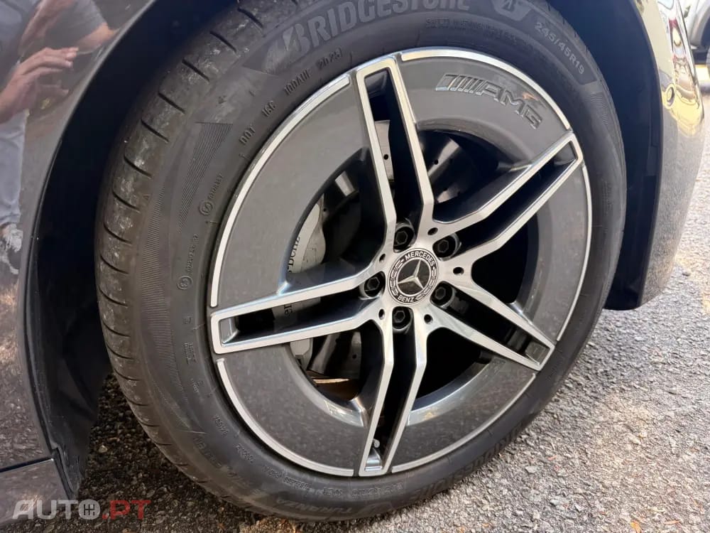 Mercedes-Benz E 300 de AMG LINE