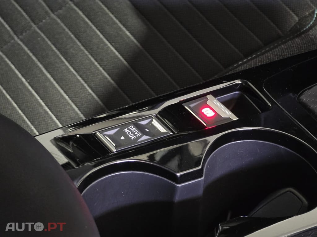 Peugeot E-208 50 kWh Style