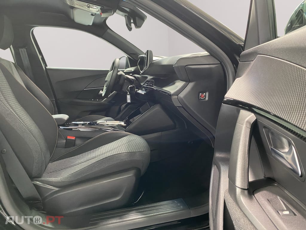 Peugeot E-2008 54 kWh Style