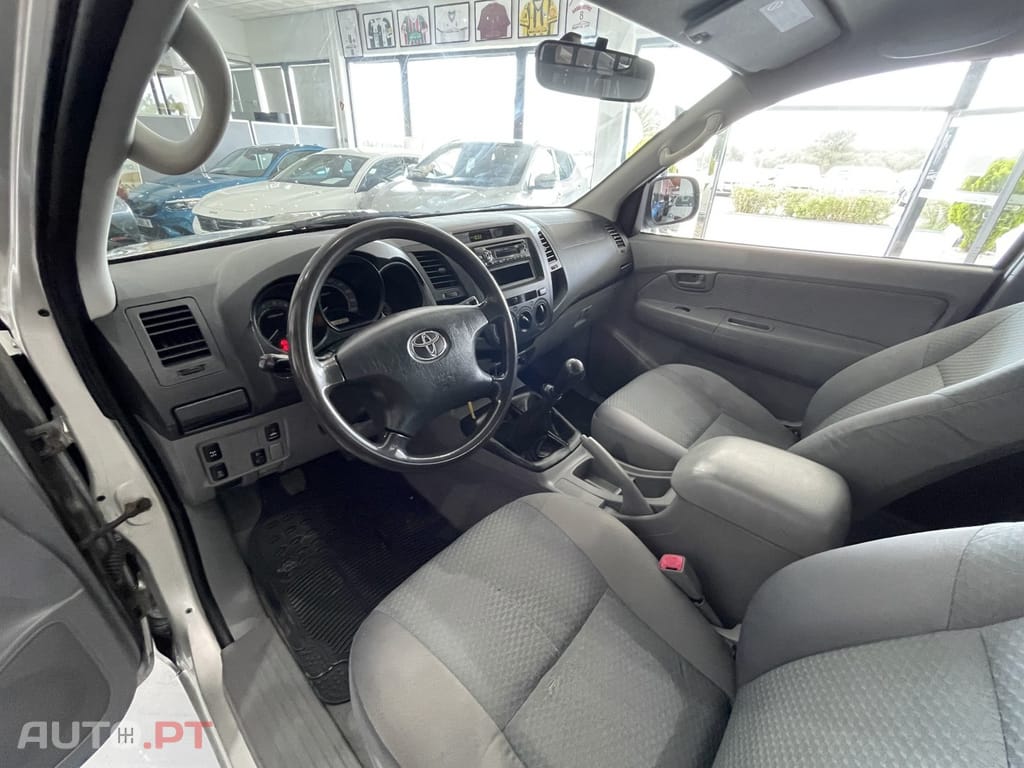 Toyota Hilux 2.5 D-4D 4WD CE CM AC