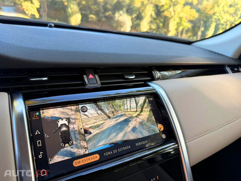Land Rover Discovery Sport P300e