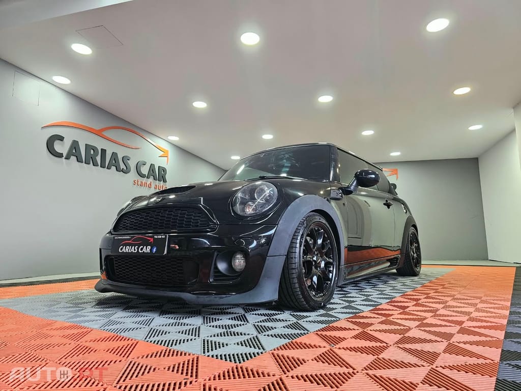 MINI Cooper S John Cooper Works