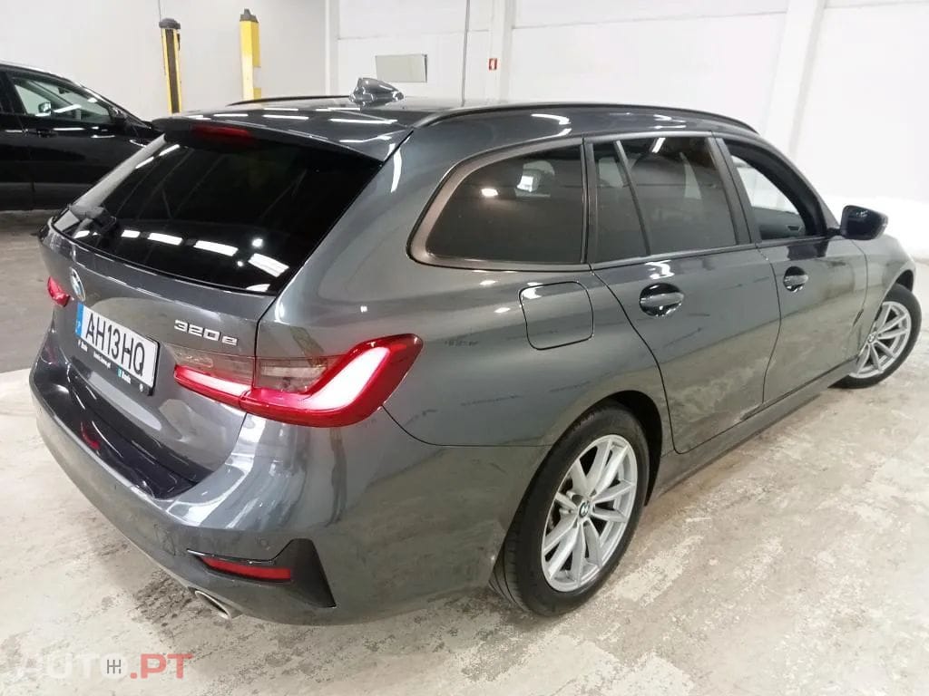 BMW 320 e Touring Corporate Edition Auto