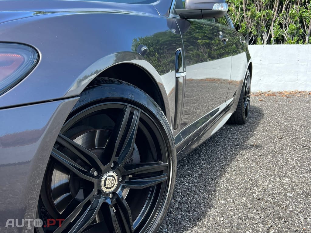 Jaguar XF 2.7 D V6 Luxury