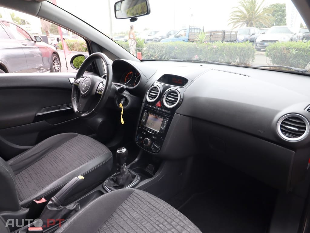 Opel Corsa 1.3 CDTi City — fotografia 9